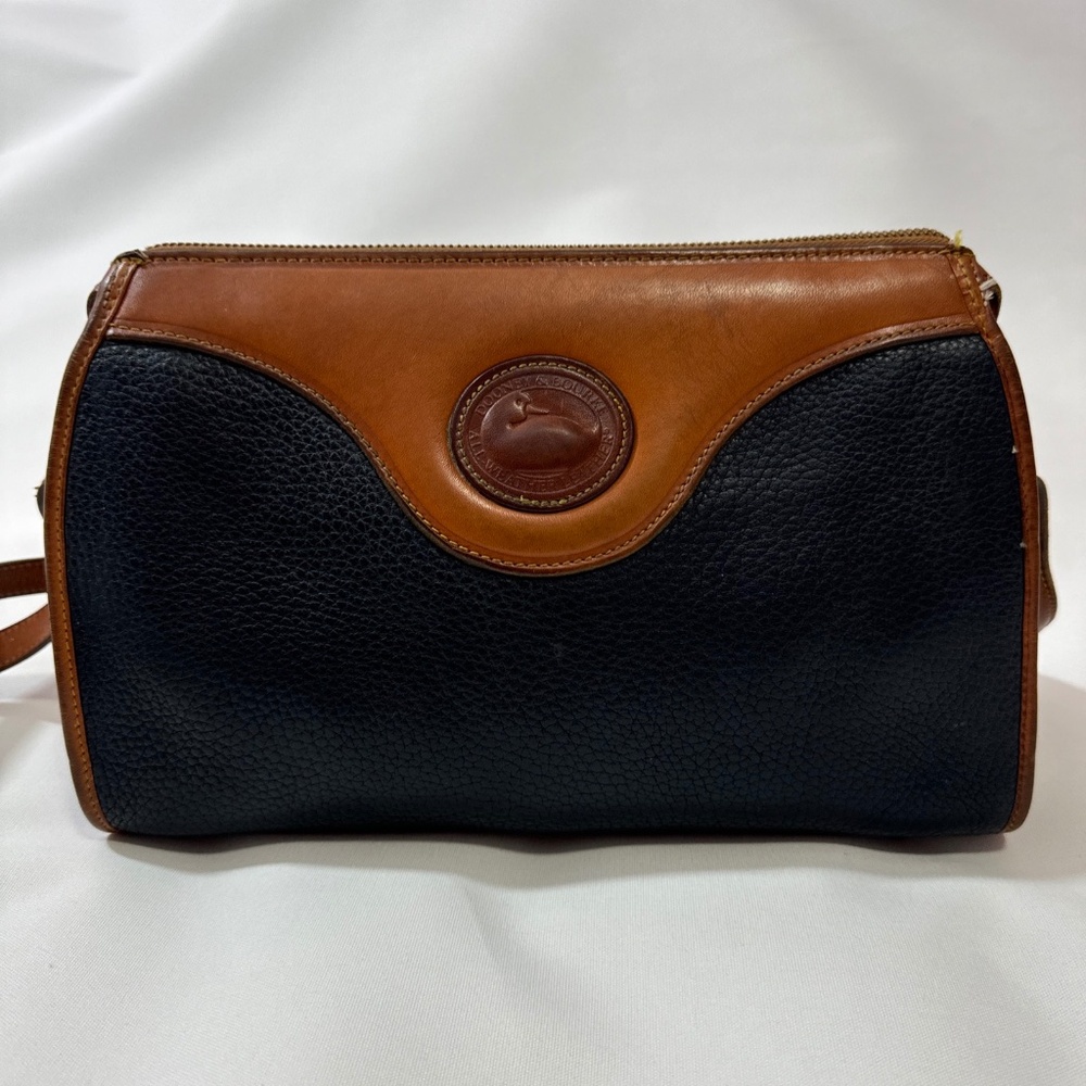 Vtg Dooney & Bourke Womens Pebbled Leather Crossbody Bag  Black & Brown Hang Tag